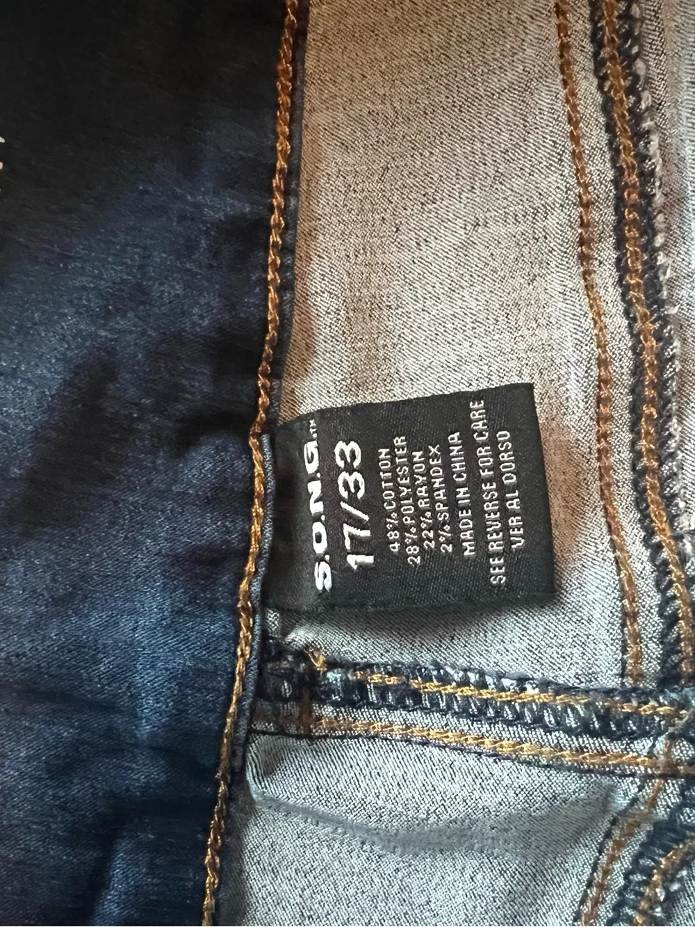 Women's Skinny Jeans in Dark Indigo Wash